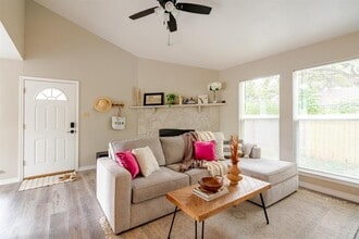 Building Photo - 6307 Okner Ln