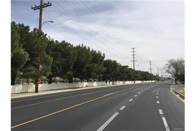 Foto del edificio - 150-160 E Lancaster Blvd