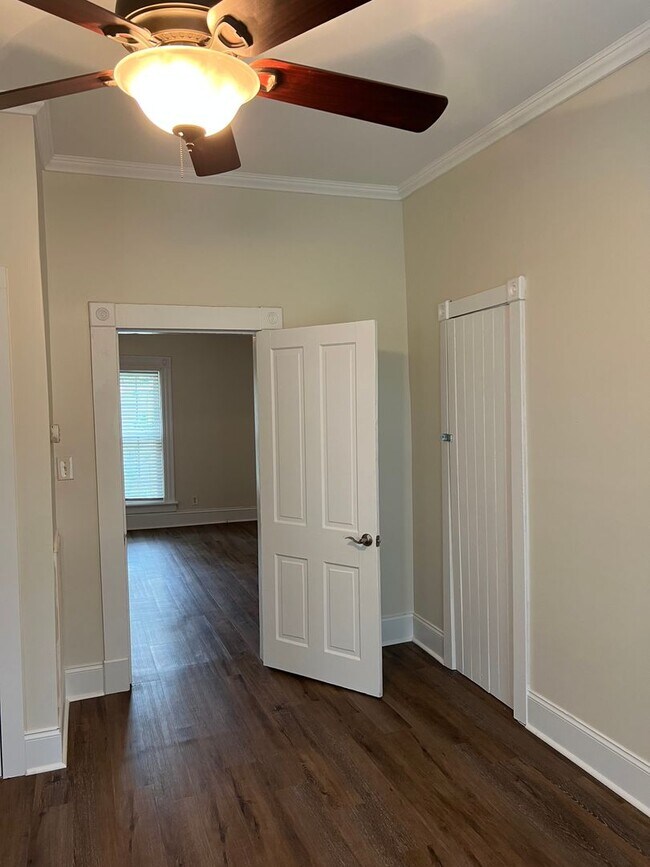 Building Photo - North Shore! ** Location! **1 month FREE R...