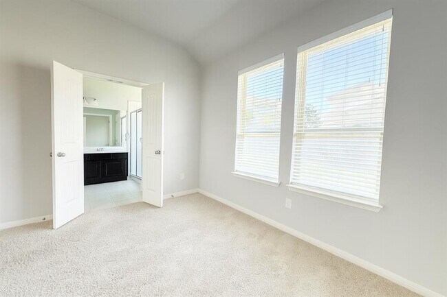 Foto del edificio - 913 Centerra Hills Cir