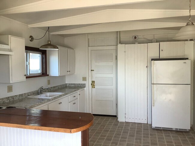 Foto del edificio - Coastal Living in Bodega Bay — Stunning Bay Views