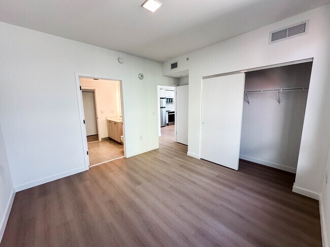 Foto del edificio - 84 NW 32nd St