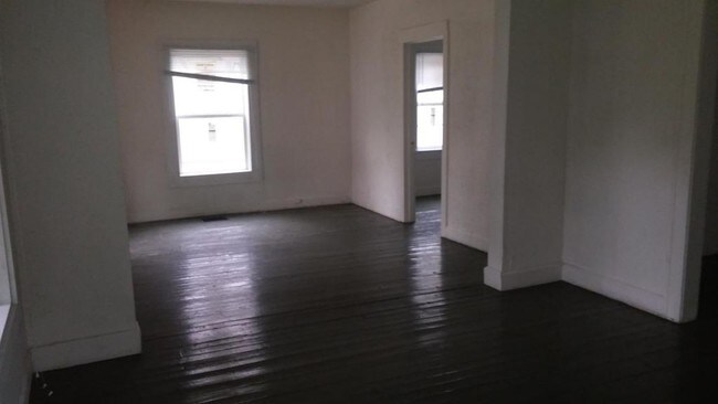 Building Photo - 1407 N Kealing Ave