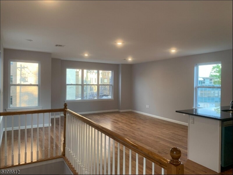Building Photo - 203 Schuyler Ave