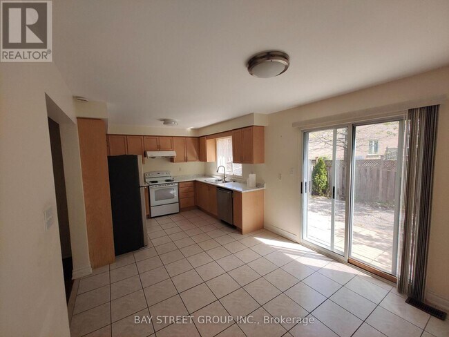 Building Photo - 19 MacGregor Ave