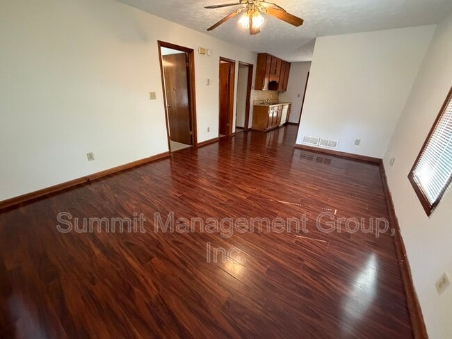 Photo - Locust Drive - 988 Apartment