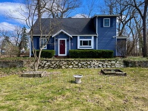 Building Photo - 52554 Kenilworth Rd