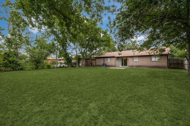 Foto del edificio - Comfortable & Stylish 3-Bedroom Home in Grand Prairie