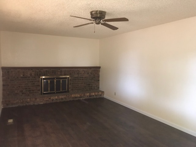 Building Photo - Large, three bedroom Central Point ranch h...