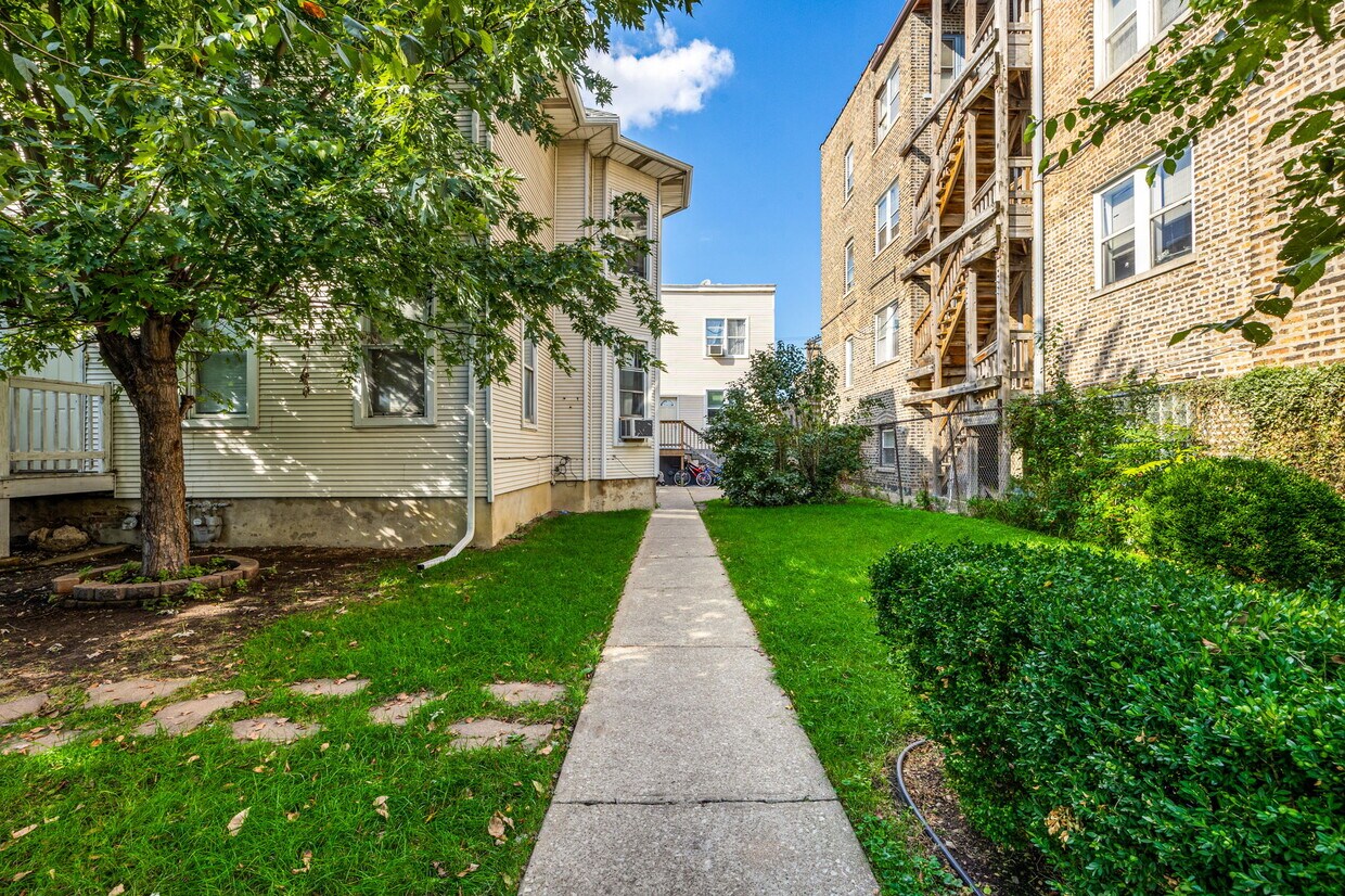 4416 W Armitage Ave Unit 1, Chicago, IL 60639 Apartments in Chicago