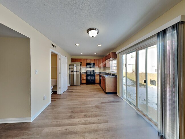 Foto del edificio - 11534 planewood Ct