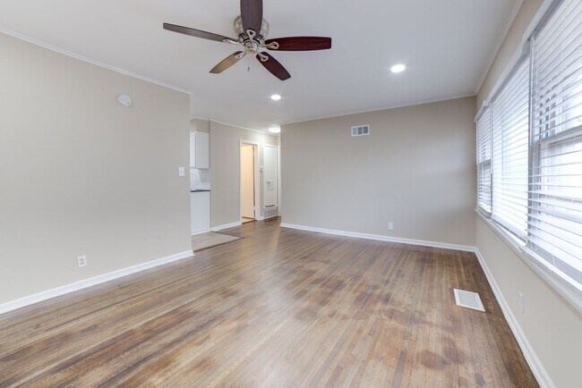 Foto del edificio - NEWLY REMODELED!! 2 Bed 1 Bath