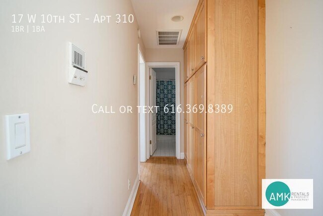 Building Photo - 17 W 10th St