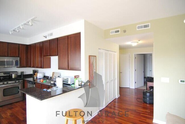 Building Photo - 100 N Hermitage Ave