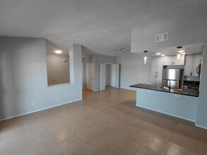 Building Photo - 1100 Rodeo Dr