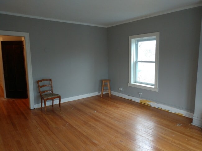 Building Photo - 332 Custer Ave