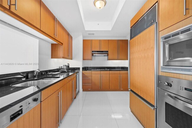 Foto del edificio - 1425 Brickell Ave