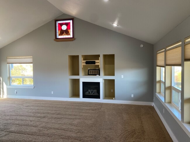 Building Photo - 451 Skylark St SW