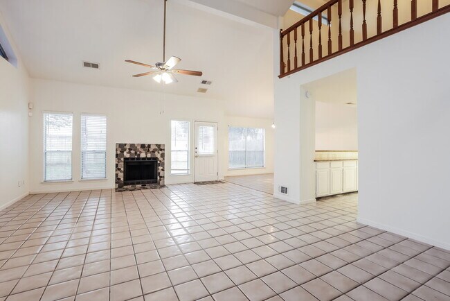 Foto del edificio - 13611 Lynnville Dr