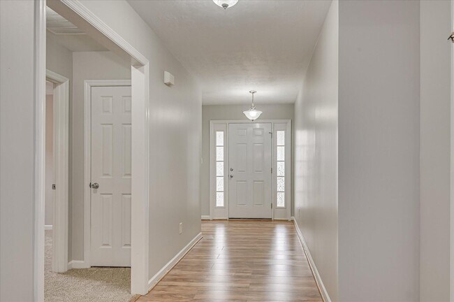 Building Photo - 789 Michelle Ct