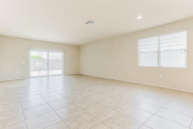 Foto del edificio - Bright Coolidge 4-Bedroom Home