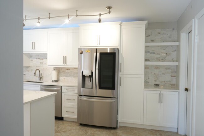 Building Photo - 627 Buttonwood Ln