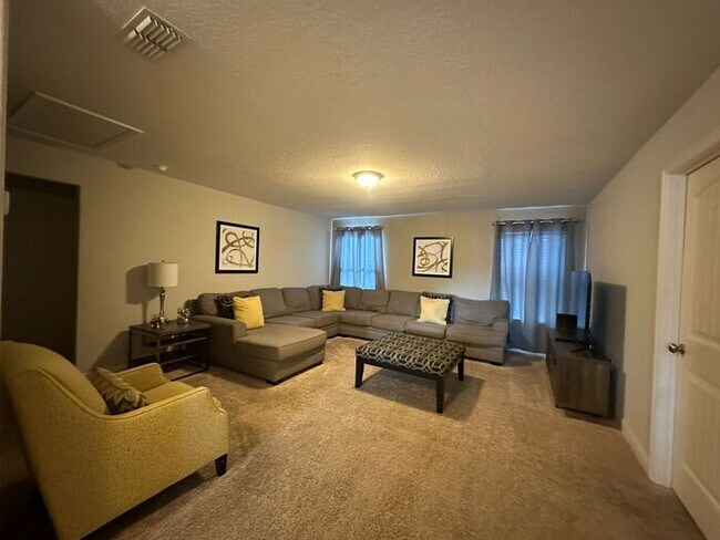 Building Photo - 5299 Wildwood Wy