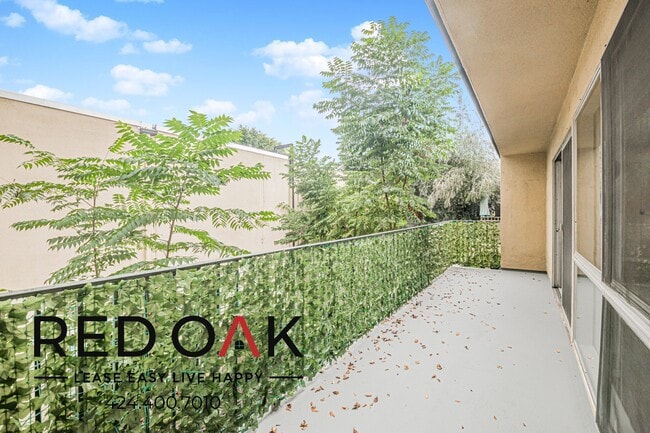 Building Photo - 15101 Magnolia Blvd