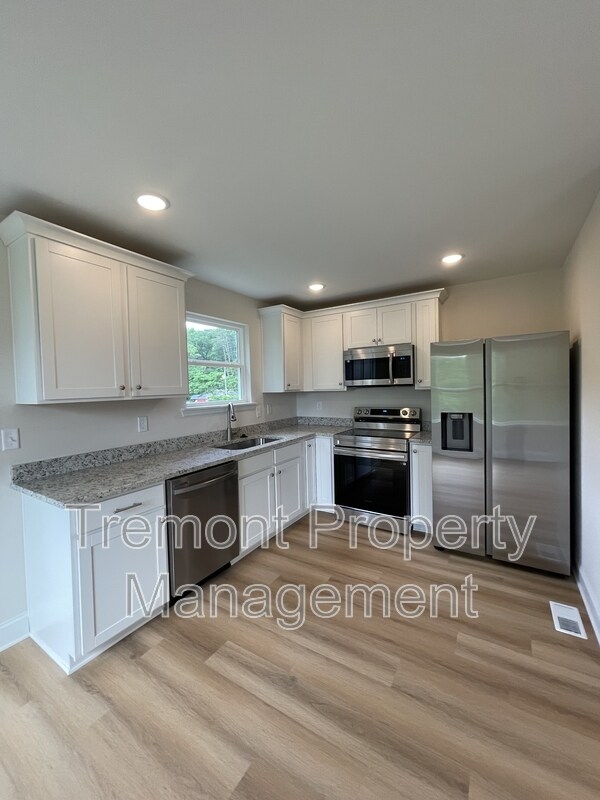 Building Photo - 20 W 51st St