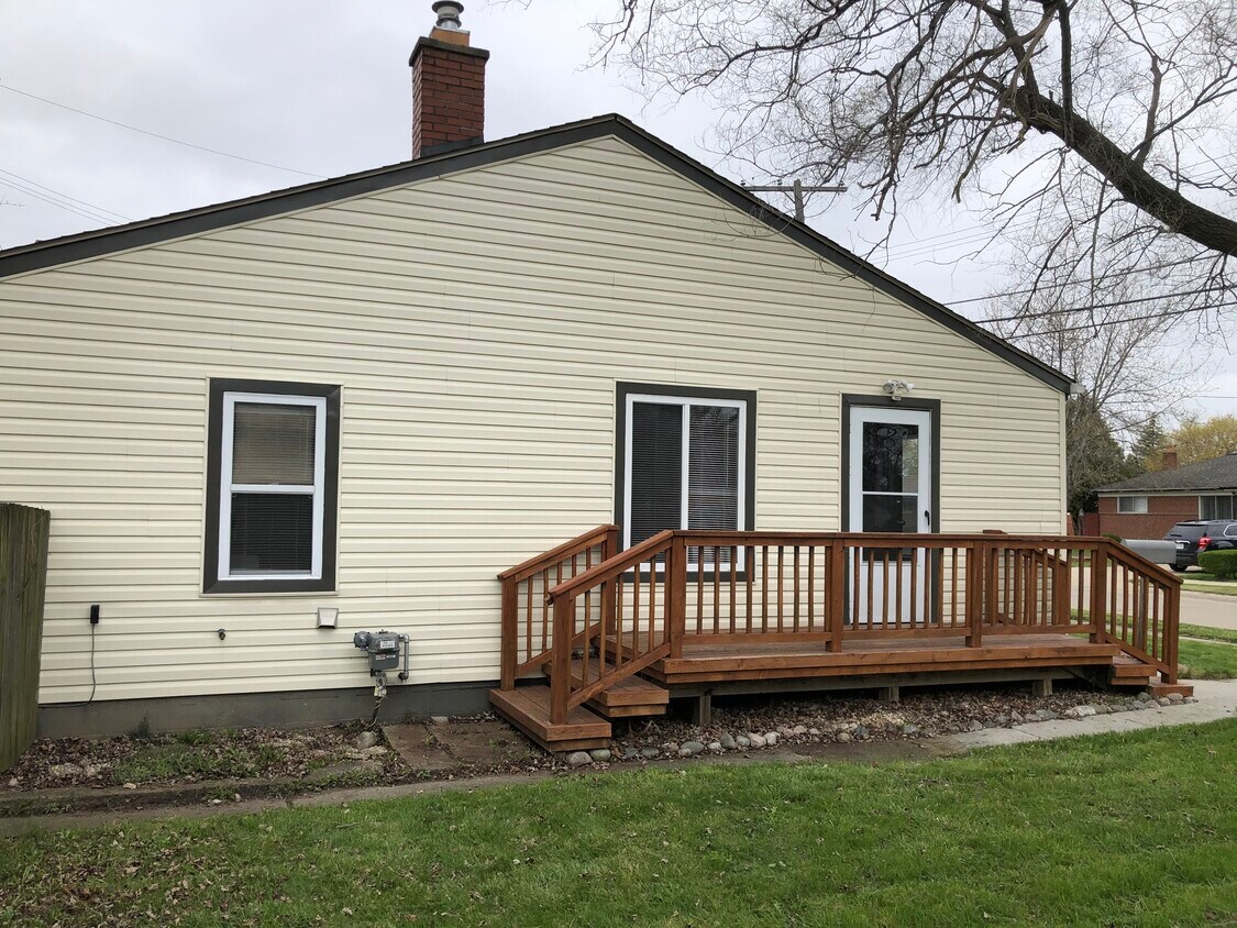 Primary Photo - 14692 Chesterfield Ave