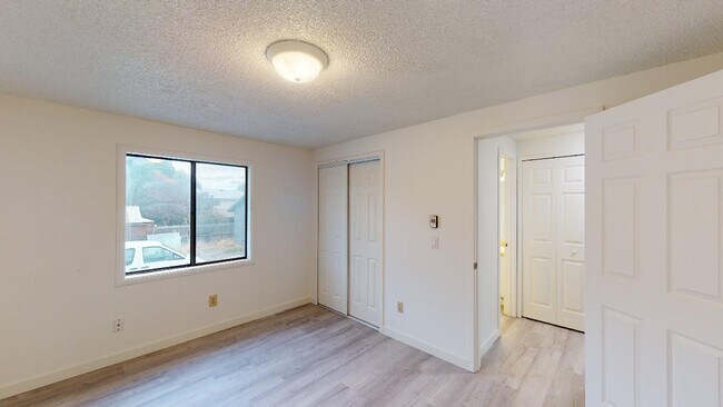 Building Photo - 2301 Stace St
