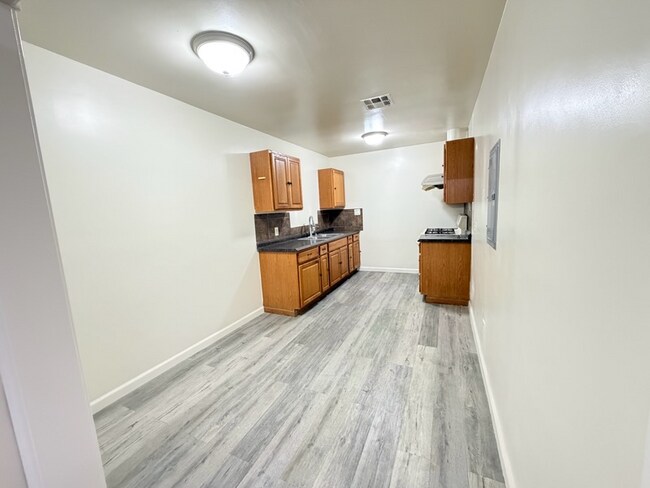 Foto del edificio - 1 La Presa Ave