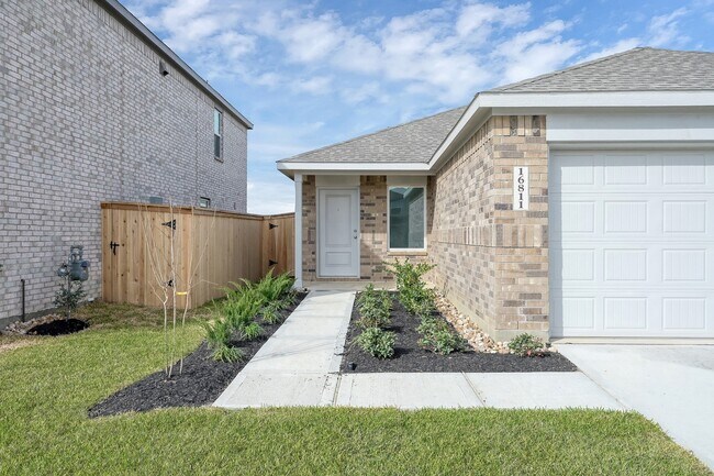 Building Photo - 16811-16811 Old Wagon Wy