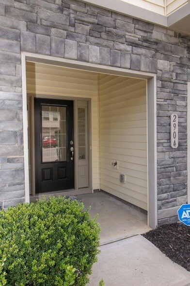 Building Photo - 2904 Benevolence Dr