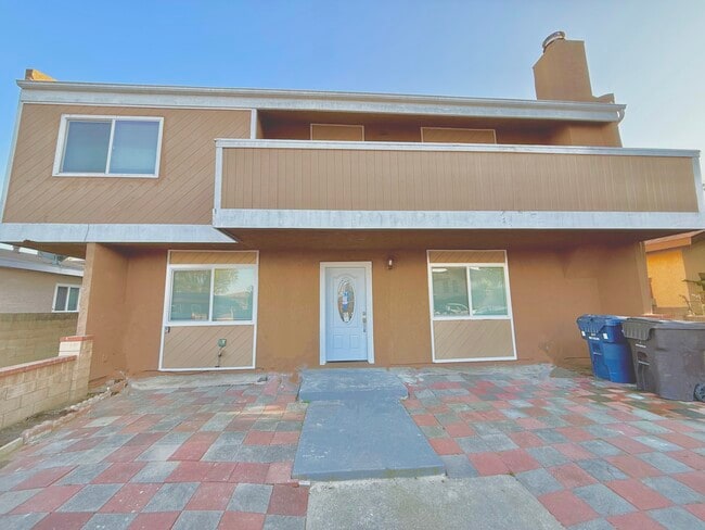 Building Photo - 7782 Newman Ave