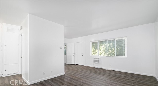 Building Photo - 271 N Palm Ave