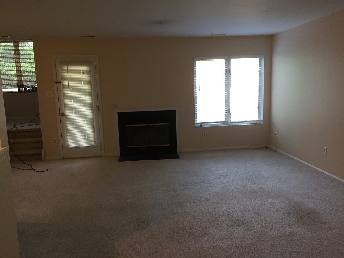 134 Pamela Ct Unit N/A, Levittown, PA 19057 Condo for Rent in