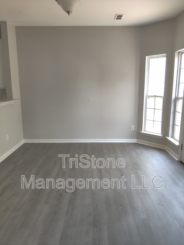 Building Photo - 2536 Carmathen Rd