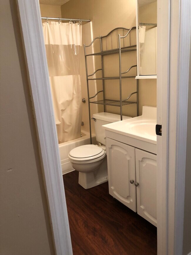 Photo - 703 Bethany Court Apartments