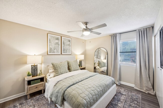 Building Photo - Sherwood Acres