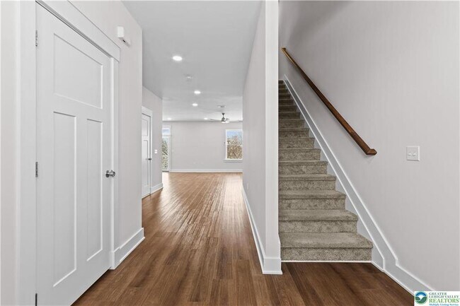 Foto del edificio - 1674 Best Pl