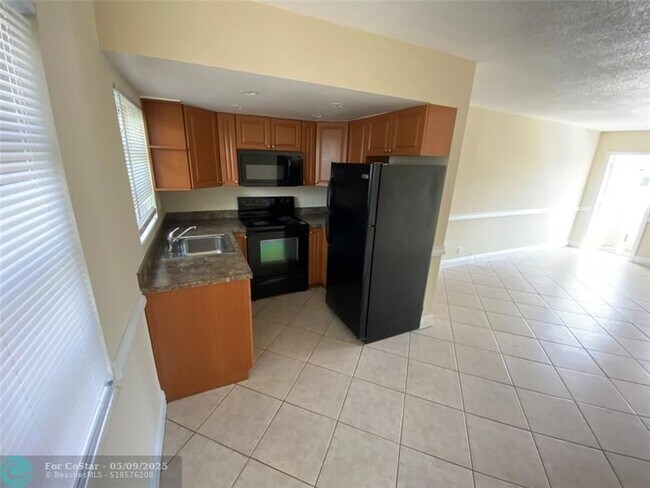 Foto del edificio - 3901 NE 21st Ave
