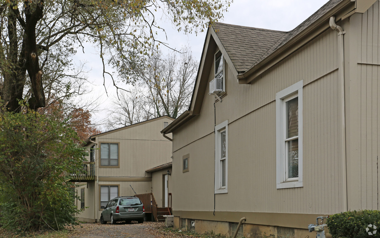 Foto del edificio - 6335 Beechmont Ave