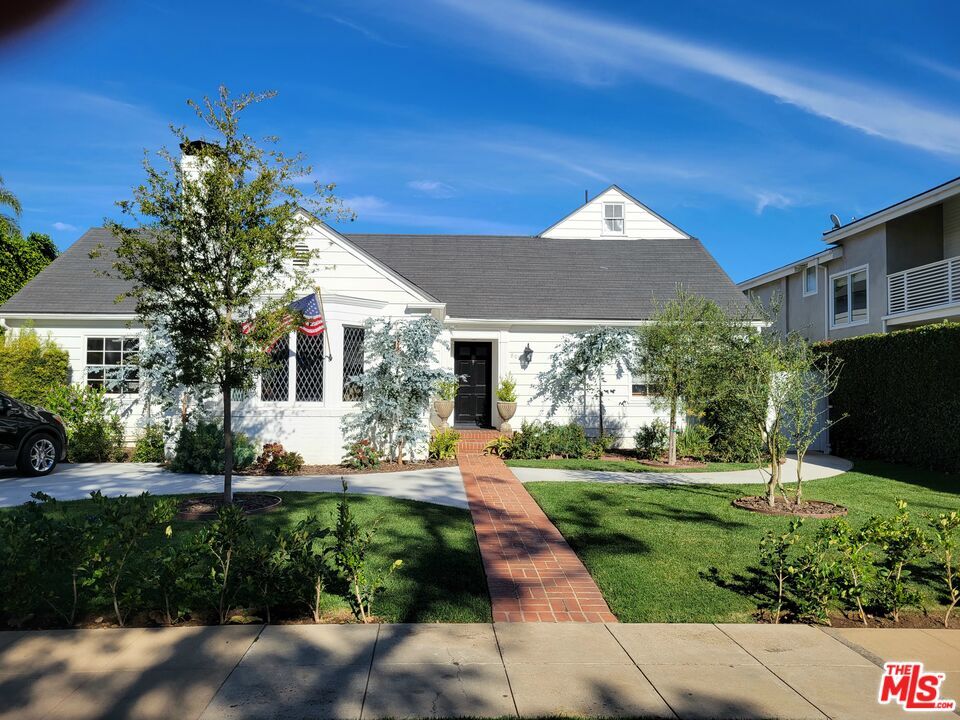 Primary Photo - 808 Toyopa Dr