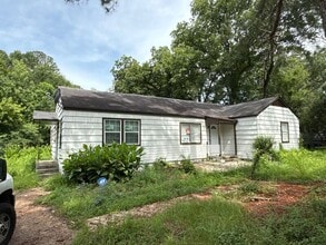 Building Photo - 2317 Belvedere Dr