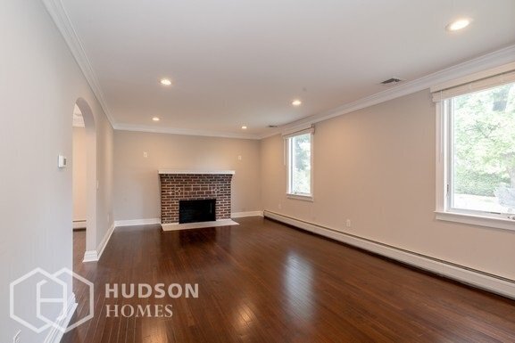 Building Photo - 108 Sunset Ln