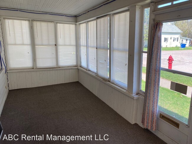 Building Photo - 3 br, 1 bath House - 210 N Ohio St