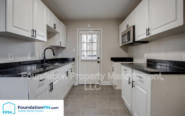 Building Photo - 908 Baltic St