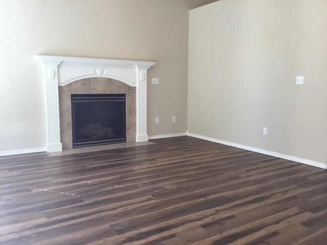 Foto del edificio - Beautiful & Spacious Four Bedroom Meridian Home!!!