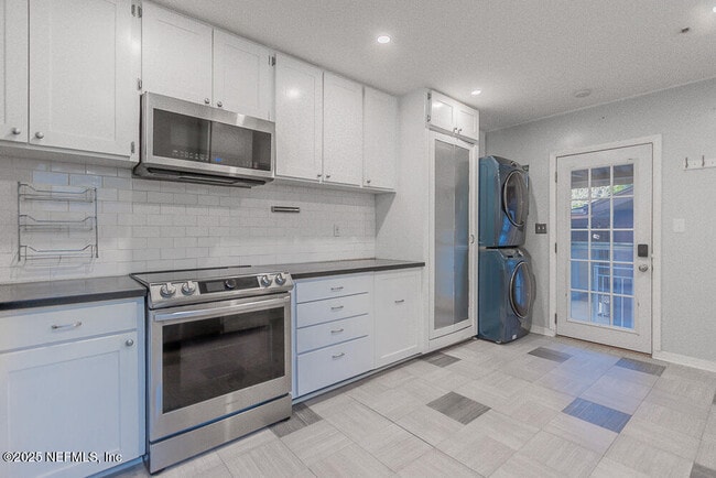 Building Photo - 3620 Myra St